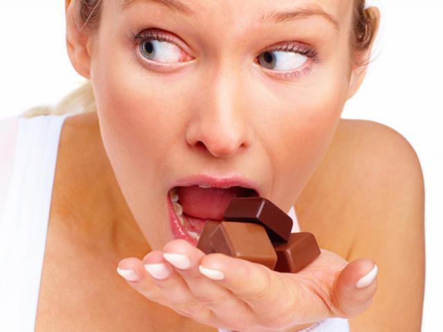 Pentru a slăbi, este indicat consumul de ciocolata neagră, dar cu moderaţie. Foto: Shutterstock