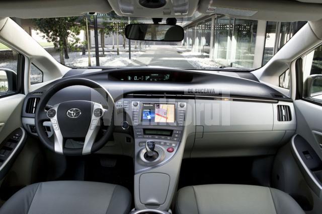 Toyota a lansat pe piața românească Prius Facelift
