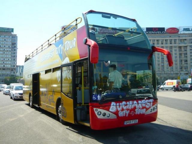Autobuzele supraetajate vor circula din mai pe traseul turistic Bucharest City Tour