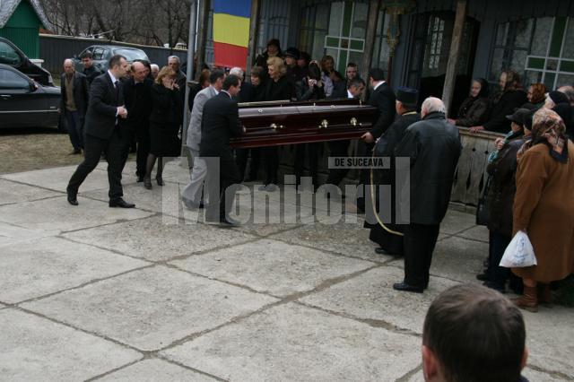 Sicriul cu trupul Aurorei Andruşca a fost depus sâmbătă în prăznicarul bisericii Sf. Treime din Burdujeni Sat