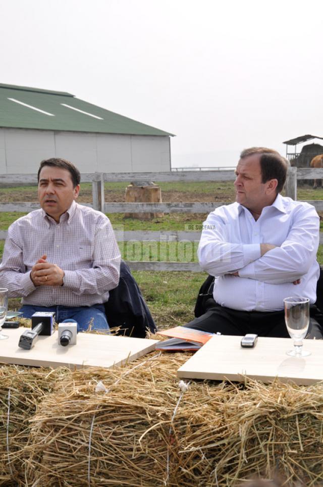 Stelian Fuia şi Gheorghe Flutur au participat la o întâlnire cu agricultorii suceveni, la Moara