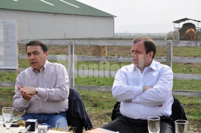 Stelian Fuia şi Gheorghe Flutur au participat la o întâlnire cu agricultorii suceveni, la Moara