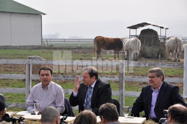 Stelian Fuia şi Gheorghe Flutur au participat la o întâlnire cu agricultorii suceveni, la Moara