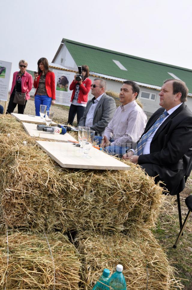 Stelian Fuia şi Gheorghe Flutur au participat la o întâlnire cu agricultorii suceveni, la Moara