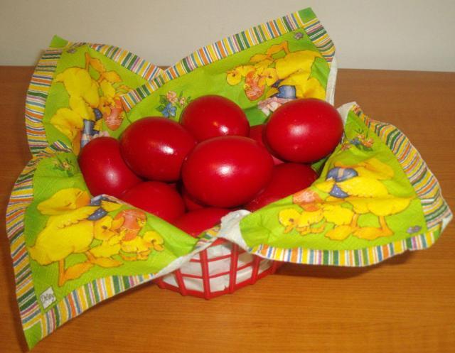 Ouă roşii