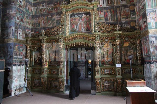 Iconostasul a fost restaurat până la cel mai mic detaliu