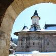 Măicuţele sper să vină tot mai mulţi turişti la Suceviţa