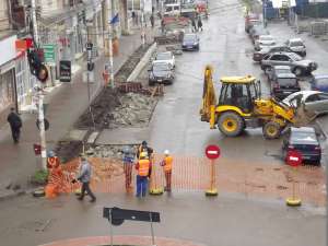 Circulaţia  pe strada Nicolae Bălcescu a fost oprită începând de ieri după-amiază