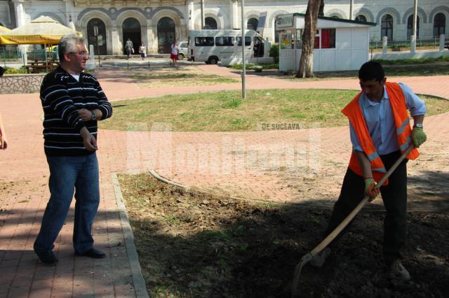 Parcul din faţa Gării Iţcani e în plin proces de modernizare