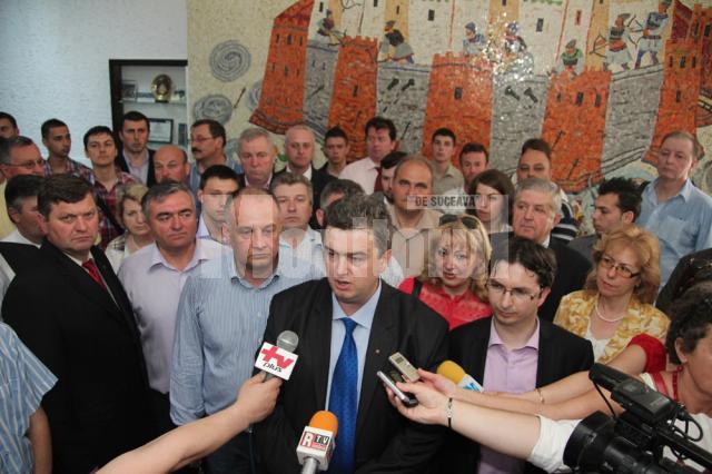 Liderul PSD Suceava, deputatul Cătălin Nechifor, şi-a depus candidatura din partea USL pentru funcţia de preşedinte al Consiliului Judeţean Suceava