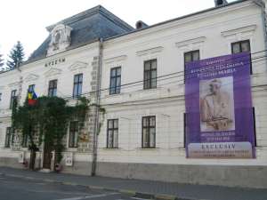 Ziua de 10 mai va fi marcată la Suceava prin expoziţia temporară „România din inima Reginei Maria”, care se deschide joi, la ora 12:00, la Muzeul de Istorie