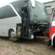 Autocarul firmei sucevene Ilmar Tour, lovit din plin