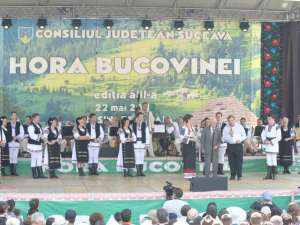 Sucevenii sunt invitaţi la „Hora Bucovinei”
