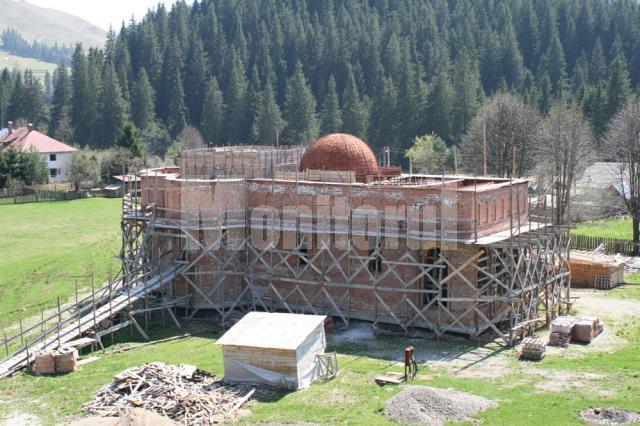 Biserica din Satu Mare a fost mistuită de un puternic incendiu, dar în locul ei se construieşte una mai grandioasă