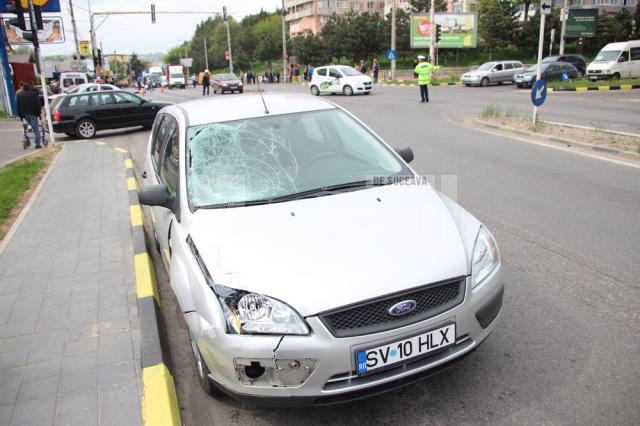 Maşina implicată în accident, avariată serios după impact