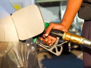România este printre ţările cu cea mai scumpă benzină din lume, în funcţie de puterea de cumpărare