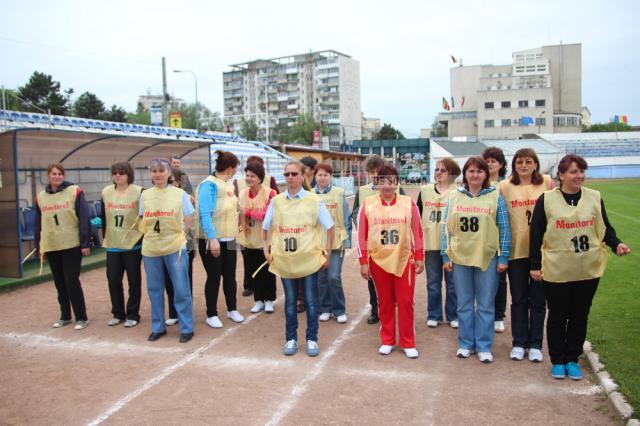 Concursul Marşul factorilor postaşi la feminin