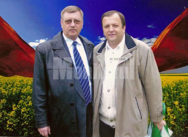Candidatul PDL la funcţia de primar al oraşului Siret, Vasile Tablan, împreună cu preşedintele Consiliului Judeţean Suceava, Gheorghe Flutur