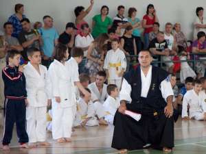 George Crăciunescu, instructorul echipei sucevene de karate okinawian Isshinryu, extrem de mulţumit de rezultatele elevilor săi
