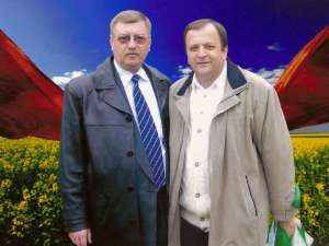 Candidatul PDL la funcţia de primar al oraşului Siret, Vasile Tablan, şi preşedintele Consiliului Judeţean, Gheorghe Flutur