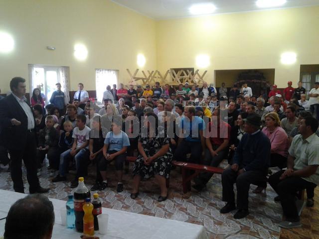 Peste 200 de locuitori din Zamostea s-au întâlnit cu liderul PSD Cătălin Nechifor