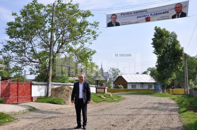 Consiliul Judeţean Suceava a pietruit drumul judeţean Grigoreşti-Feteşti din comuna Adâncata pe o porţiune de doi kilometri, ca urmare a solicitării făcute de consilierul local PDL Viorel Cucu