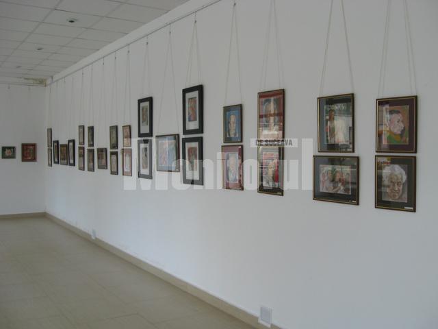 Scene de vernisaj şi „portrete de flori”, la Galeria „Ştefan Luchian”