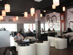 Hollywood Sushi Bar – o nouă atmosferă. Atmosfera perfectă!