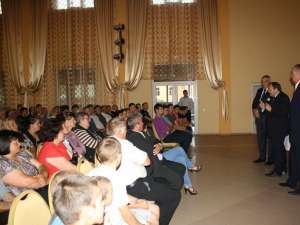 Preşedintele PDL al Consiliului Judeţean, Gheorghe Flutur, care candidează pentru un nou mandat la alegerile locale din 10 iunie, a avut o întâlnire de suflet cu locuitorii comunei Botoşana