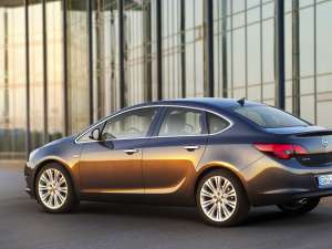 Opel dezvăluie noul Astra sedan
