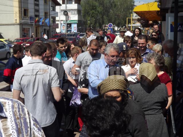 Ion Lungu s-a întâlnit cu alegătorii în zona Pieţei Mari