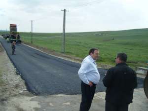 Au fost finalizate lucrările de modernizare a trei drumuri judeţene