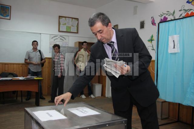 Prefectul Florin Sinescu la vot