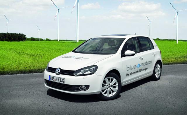 Volkswagen Golf cu propulsie electrică vine în 2013