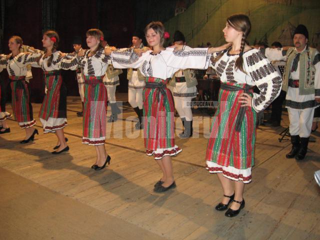 „Flori din Bucovina”, pe scena Dom Polski