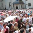 Mii de pelerini, în procesiune pe străzile Sucevei