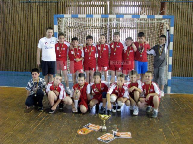 Echipa de minihandbal a LPS Suceava şi-a păstrat titlul de vicecampioană a României