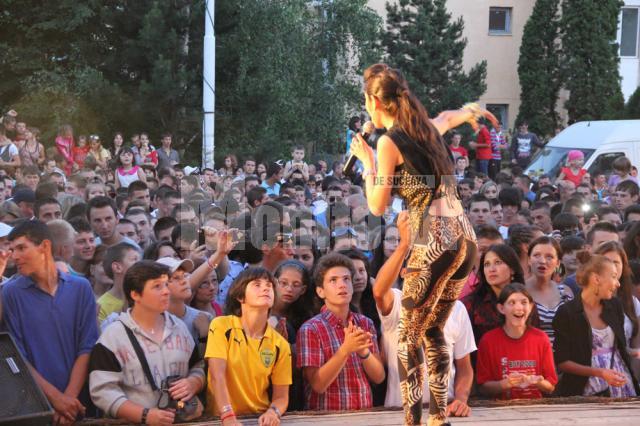 Peste 6.000 de oameni au participat, între 22 şi 24 iunie, la Zilele oraşului Siret