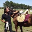 Denis Ştefan a făcut la Rădăuţi o impresionantă demonstraţie de tras cu arcul din goana calului
