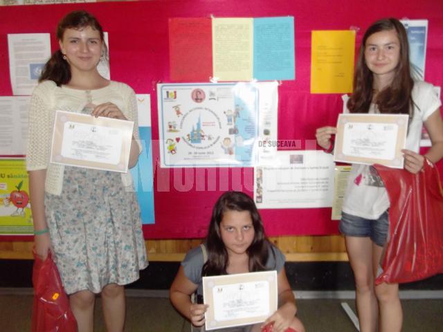 Larisa Rotar, Diana Vieriu şi Paula Grig au participat la concursul naţional interdisciplinar “Drepturile copilului în imagini”