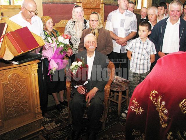 Cântăreţul bisericesc Vasile Miron din Rădăşeni, care în ziua de 3 iunie 2012 a urcat cea de-a 100-a treaptă a vieţii sale