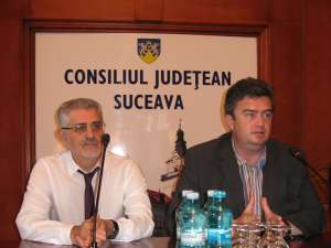 Ex. Sa. consulul general al Ucrainei la Suceava, Vasyl Boiechko, şi  preşedintele CJ, Cătălin Nechifor