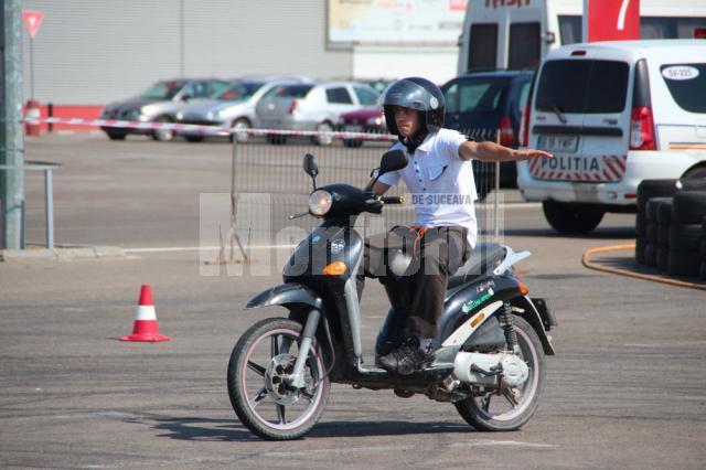 Mopediştii suceveni au luat lecţii de legislaţie rutieră