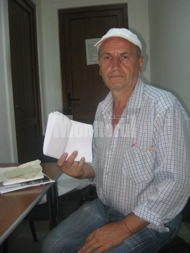 Bărbatul amendat, Vasile Duţuc, consideră că punga cu hoitul în putrefacţie ar fi un act de ameninţare