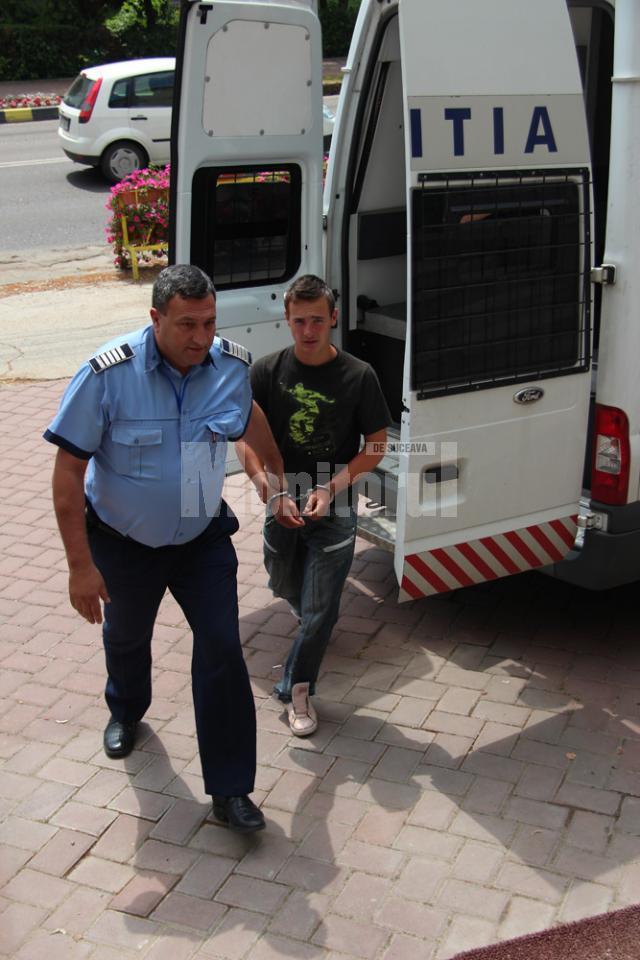 Daniel Ieţcu (17 ani) a fost trimis în judecată pentru tentativă de omor calificat