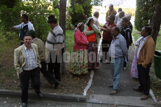 Bulibaşa romilor din Bosanci a venit la Parchet, în septembrie 2011, însoţit de rudele fetei răpite