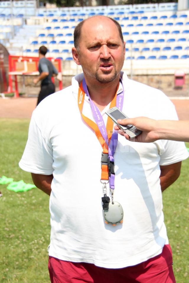 Antrenorul Ovidiu Murariu crede că echipa are nevoie de câţiva jucători care să facă faţă în Liga a II-a