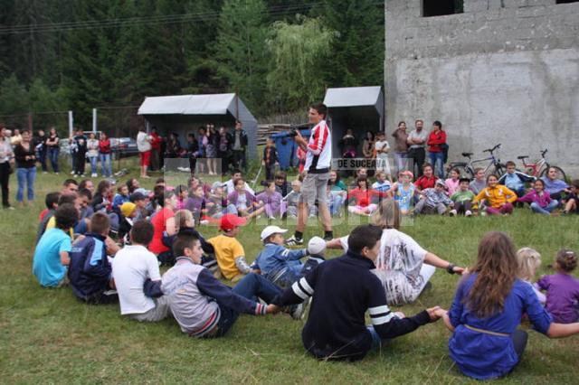 Tabăra de la Crucea, la care au participat peste o sută de tineri, s-a desfăşurat în perioada 9 – 19 iulie