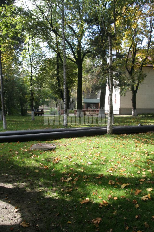Parcurile şi locurile de joacă din Suceava, stropite cu dezinfectant