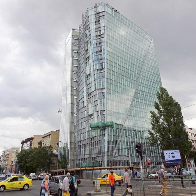 Crystal Tower, una dintre cele mai impozante clădiri de birouri din Capitală